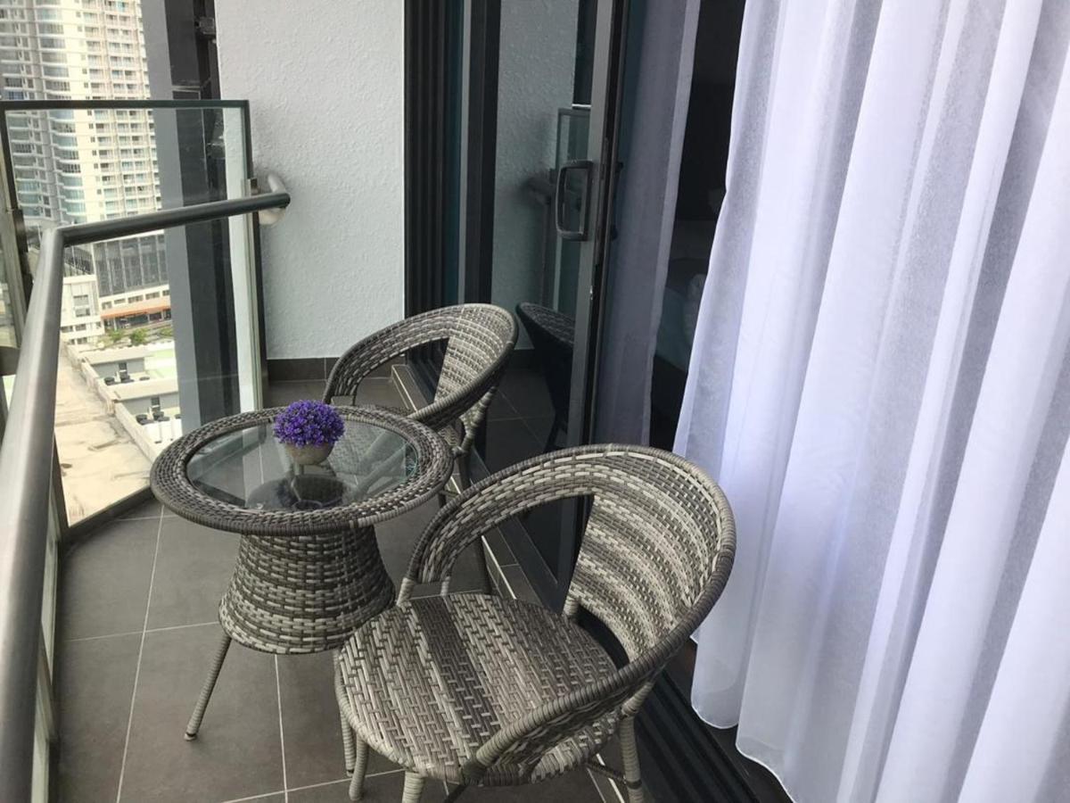 Almas Suites Puteri Harbour Nusajaya  Exteriör bild