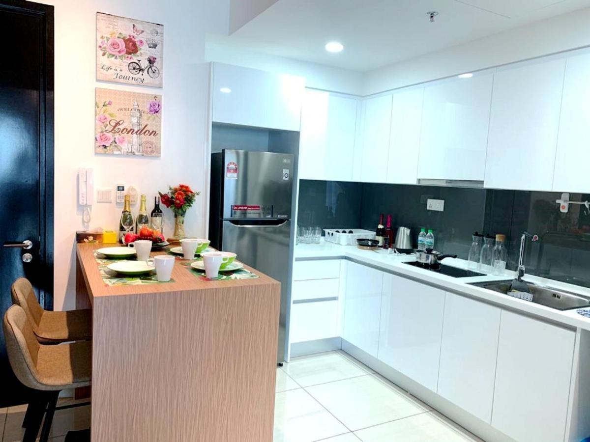 Almas Suites Puteri Harbour Nusajaya  Exteriör bild