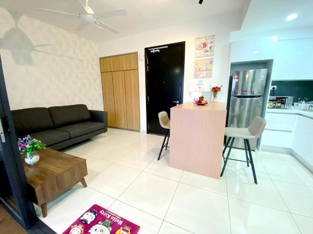 Almas Suites Puteri Harbour Nusajaya  Exteriör bild