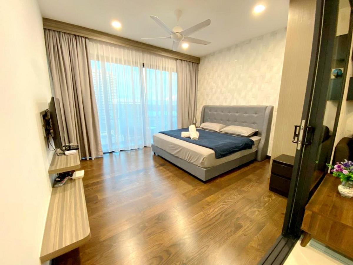 Almas Suites Puteri Harbour Nusajaya  Exteriör bild