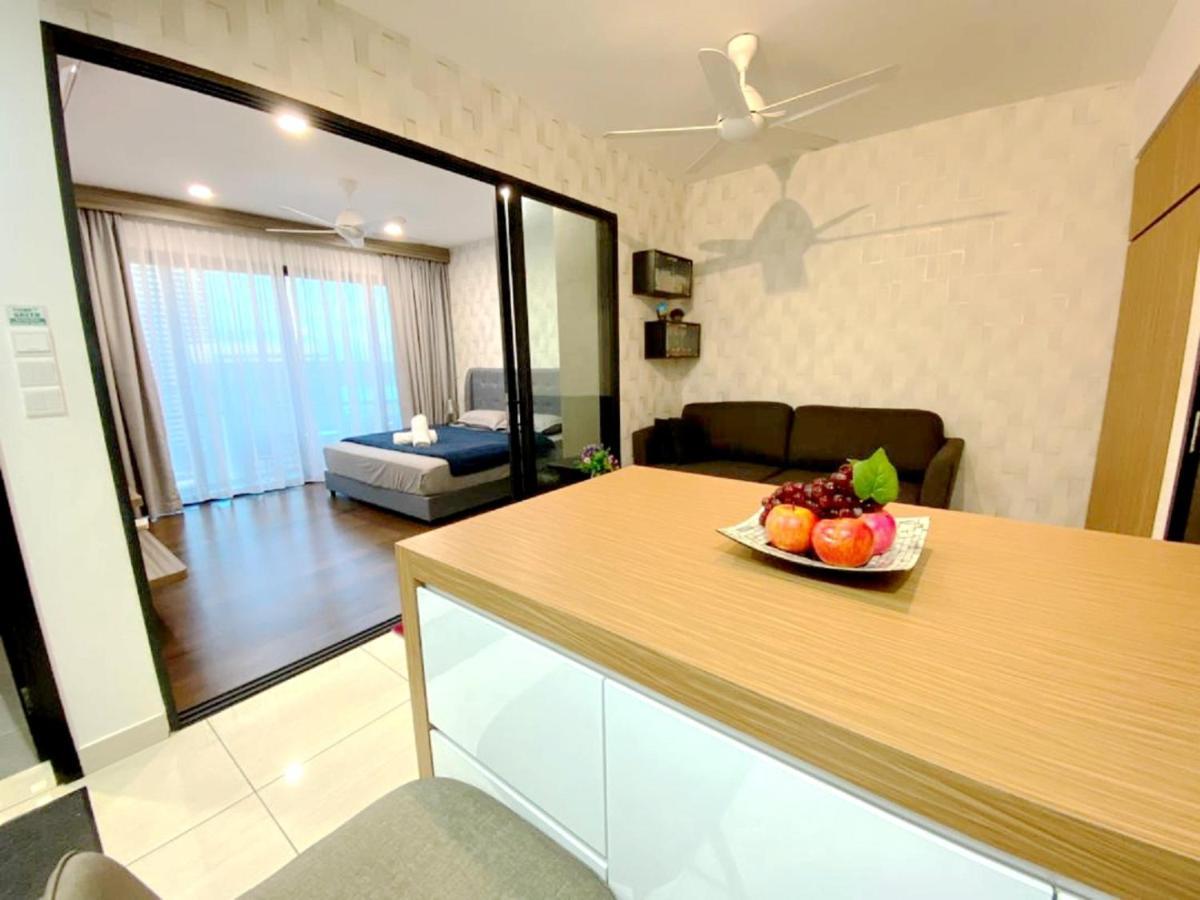 Almas Suites Puteri Harbour Nusajaya  Exteriör bild