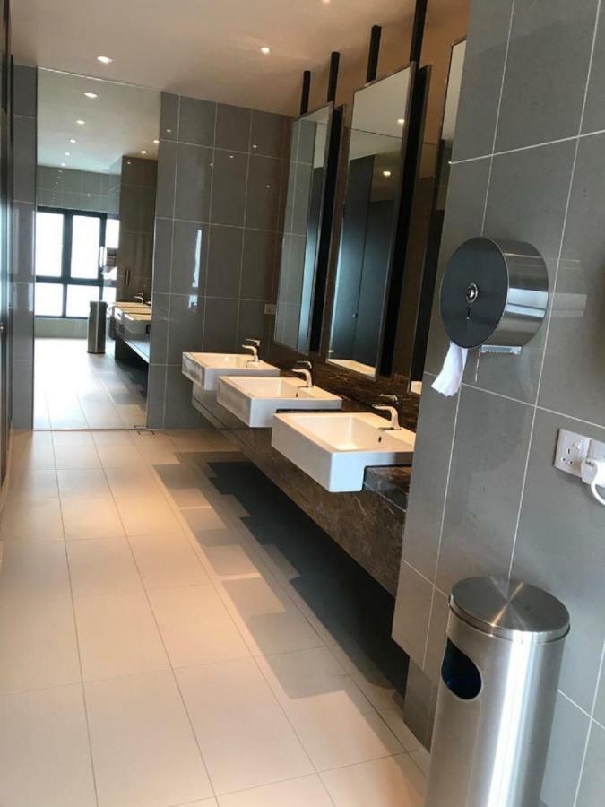 Almas Suites Puteri Harbour Nusajaya  Exteriör bild