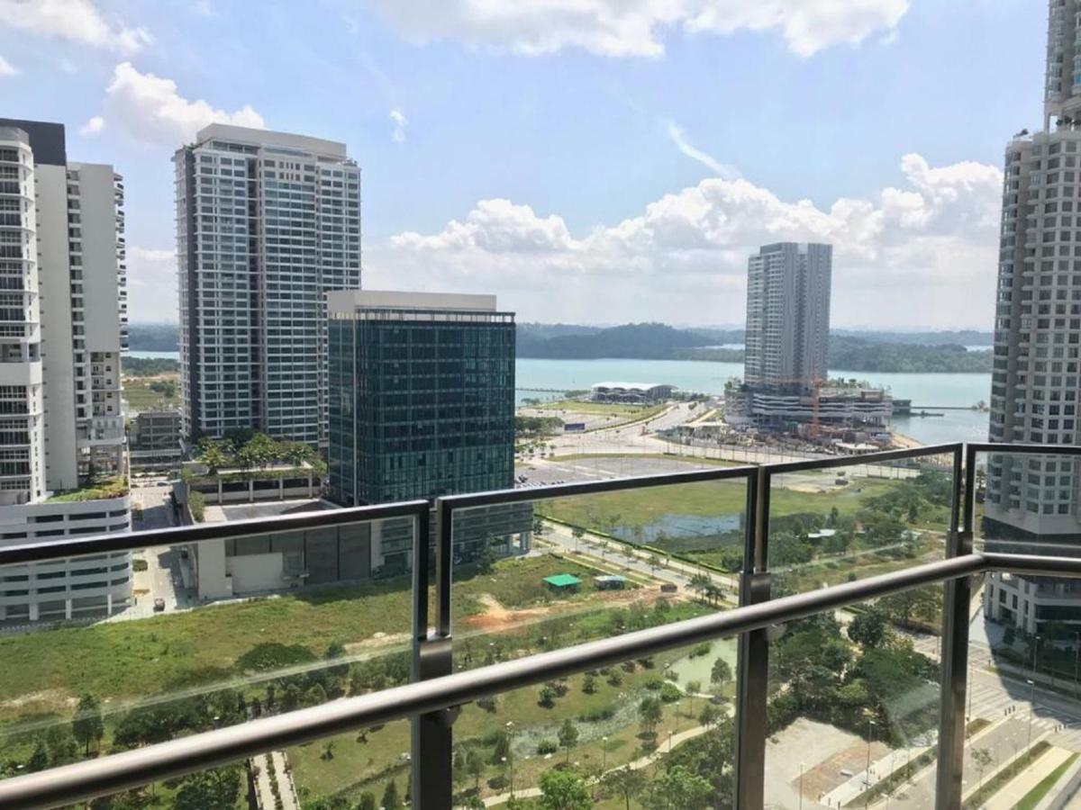 Almas Suites Puteri Harbour Nusajaya  Exteriör bild