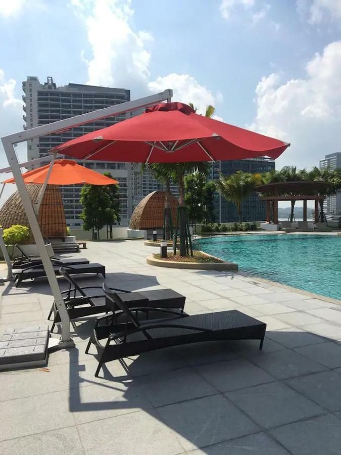 Almas Suites Puteri Harbour Nusajaya  Exteriör bild